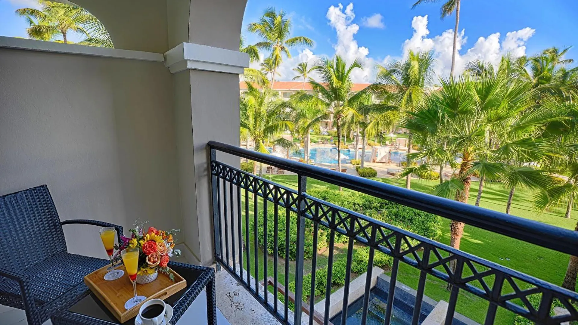 ***** Resort Secrets Royal Beach Punta Cana (Adults Only) Dominican Republic